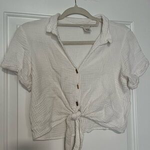 Crop linen v-neck